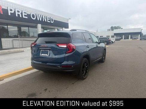 Used 2024 GMC Terrain SLE w/ Driver Convenience Package AWD/4WD image 4