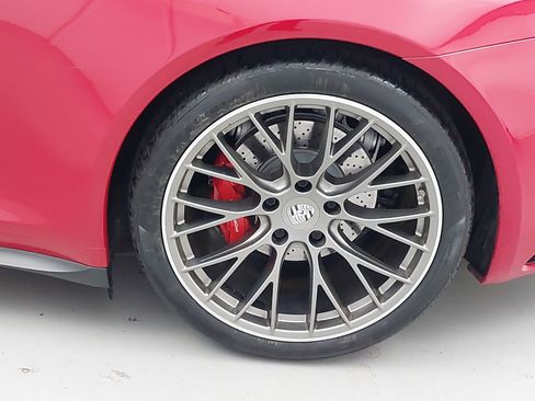 Certified 2019 Porsche 911 Targa 4S image 32