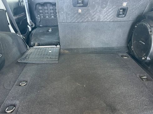 Used 2018 Jeep Wrangler Unlimited Rubicon AWD/4WD image 12