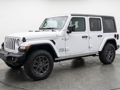 Used 2025 Jeep Wrangler Unlimited Sport AWD/4WD image 3