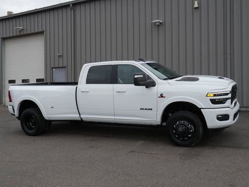 New 2026 RAM 3500 Limited image 10