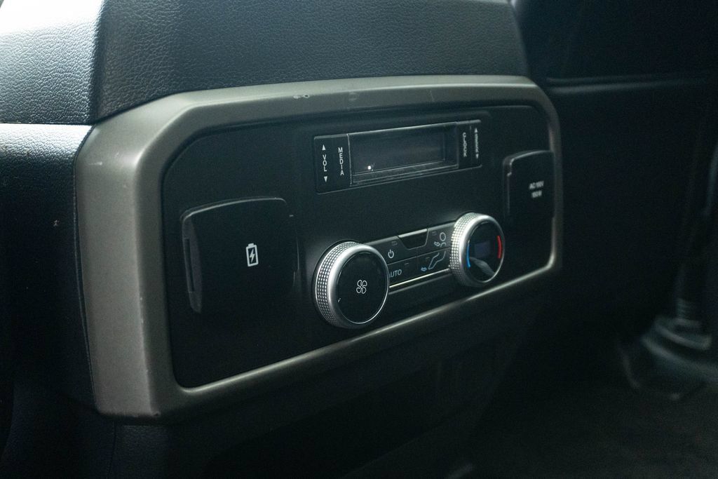 Used 2020 Ford Expedition XLT w/ Equipment Group 202A RWD image 22