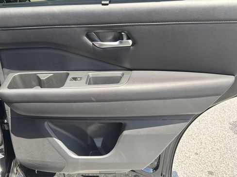 Used 2024 Nissan Pathfinder SL w/ SL Premium Package FWD image 19