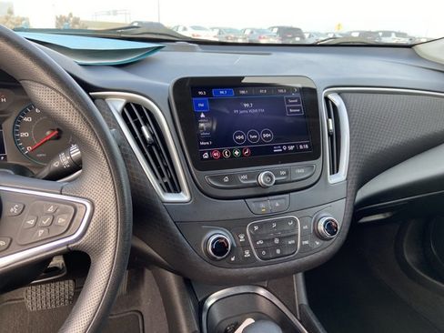 Used 2024 Chevrolet Malibu LT image 36