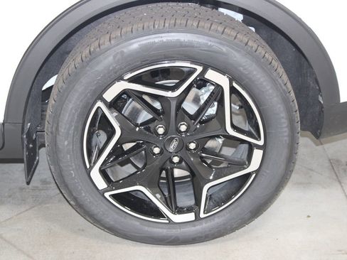 New 2026 Ford Escape Platinum w/ Premium Technology Package image 17