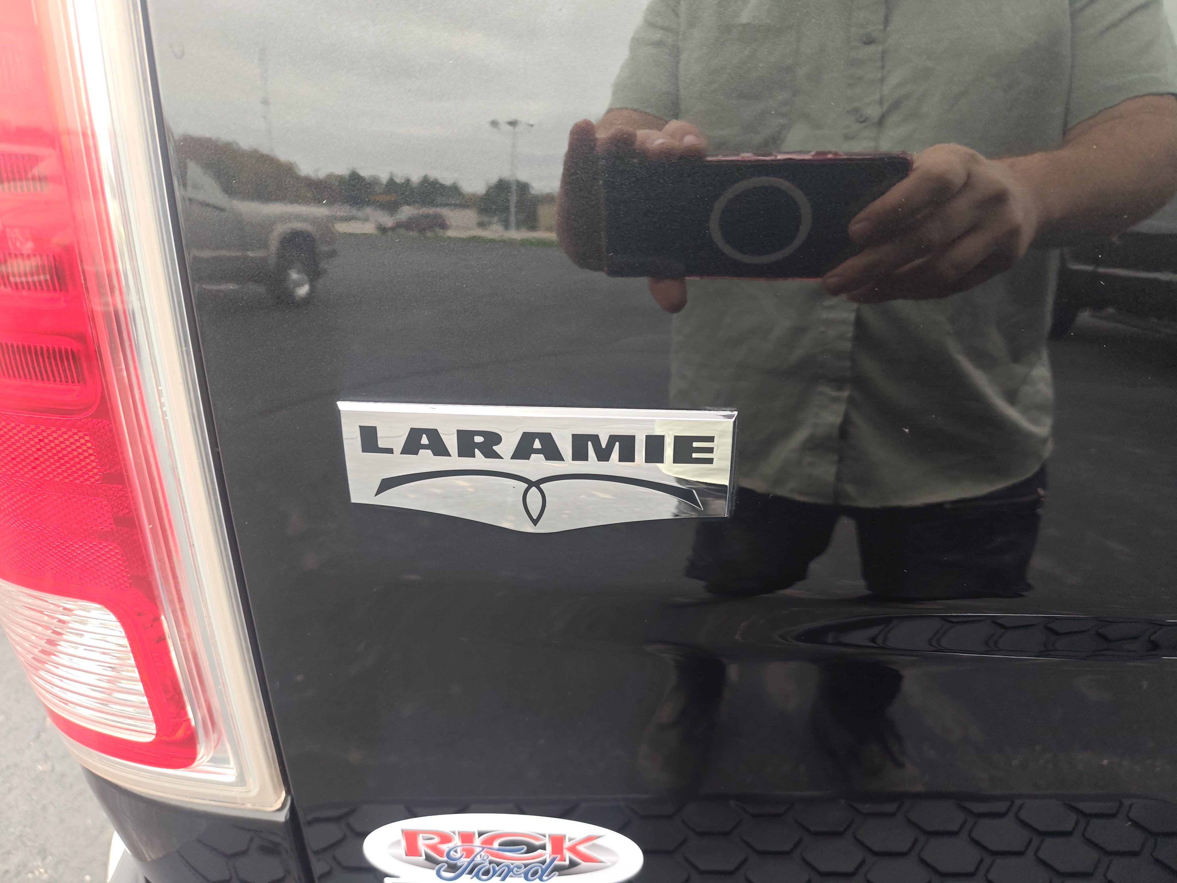 Used 2016 RAM 1500 Laramie w/ Convenience Group AWD/4WD image 8