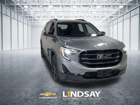 Used 2020 GMC Terrain SLE w/ Driver Convenience Package image 4