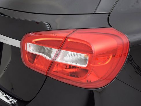 Used 2019 Mercedes-Benz GLA 250 image 14