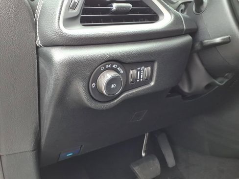 New 2026 Chrysler Pacifica Select image 22