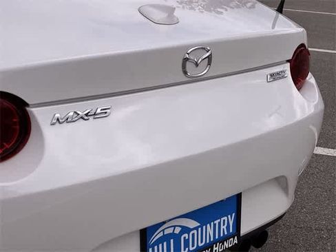 Used 2018 MAZDA MX-5 Miata RF Grand Touring image 13