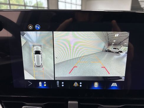 New 2026 Chevrolet Equinox LT w/ Convenience Package II image 16