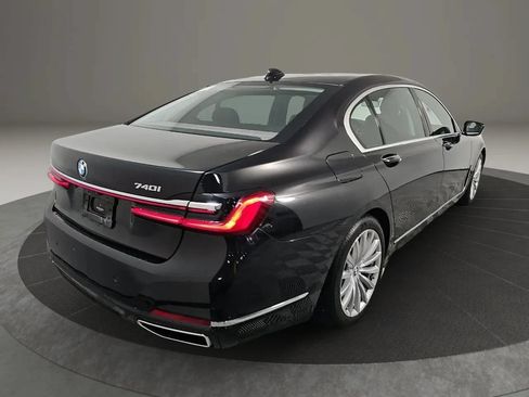 Used 2020 BMW 740i RWD image 2