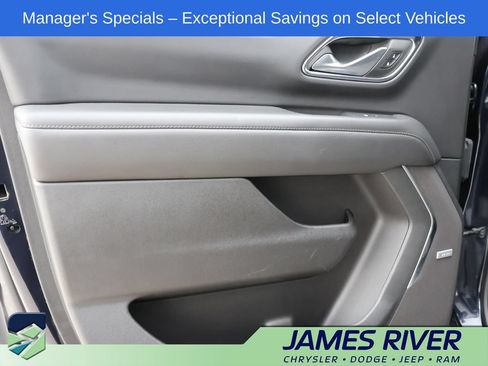 Used 2024 Chevrolet Suburban LT AWD/4WD image 18