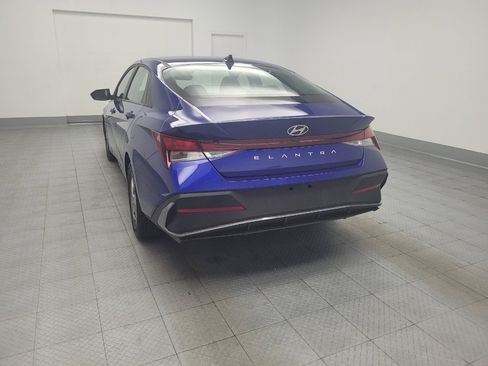 Used 2025 Hyundai Elantra SE FWD image 6