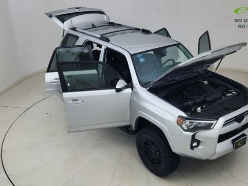 Used 2022 Toyota 4Runner SR5 AWD/4WD image 83