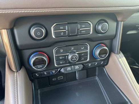 Used 2021 Chevrolet Tahoe High Country image 23