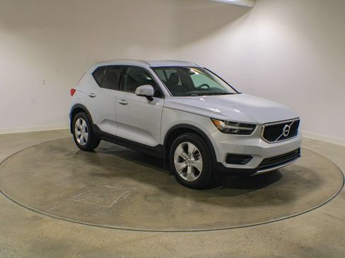Used 2020 Volvo XC40 T5 Momentum AWD/4WD image 7