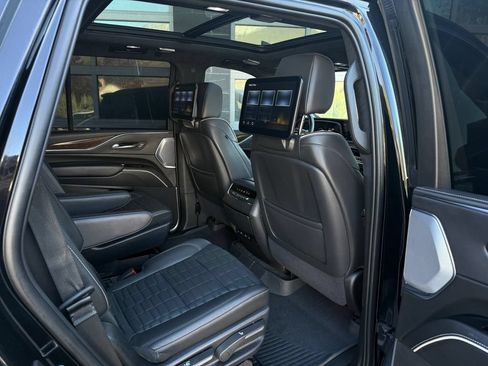 Used 2022 Cadillac Escalade Sport Platinum AWD/4WD image 41