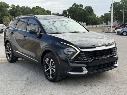 Certified 2023 Kia Sportage EX w/ EX Premium Package AWD/4WD image 2