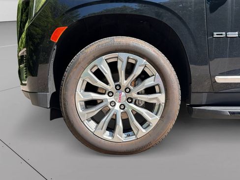 Used 2024 GMC Yukon Denali AWD/4WD image 11