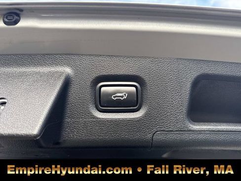 Used 2023 Hyundai Santa Fe SEL image 8