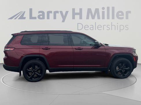 Certified 2022 Jeep Grand Cherokee L Limited w/ Black Appearance Package AWD/4WD image 6