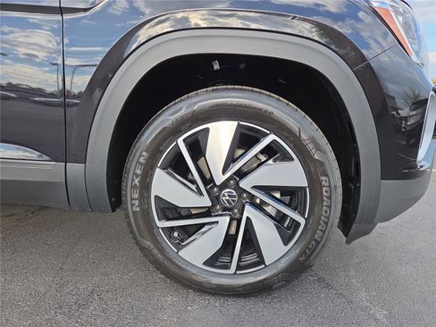 New 2026 Volkswagen Atlas SE image 10