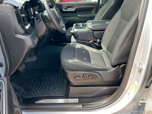 Used 2022 Chevrolet Silverado 1500 LT w/ LPO, Dark Essentials Package AWD/4WD image 18