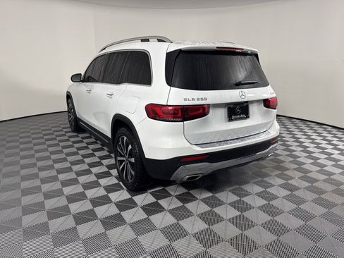 Used 2023 Mercedes-Benz GLB 250 4MATIC image 5