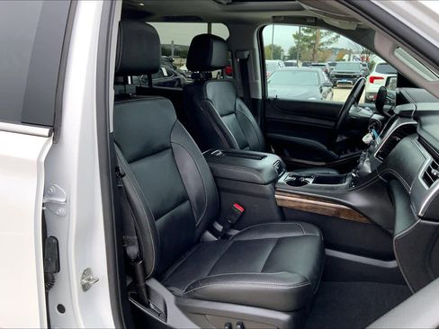 Used 2020 Chevrolet Suburban LT image 9