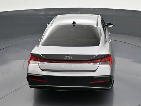 Used 2025 Hyundai Elantra SEL FWD image 10