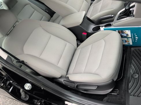 Used 2018 Hyundai Elantra Value Edition FWD image 32