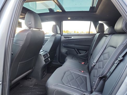 New 2026 Volkswagen Atlas Cross Sport SE image 12