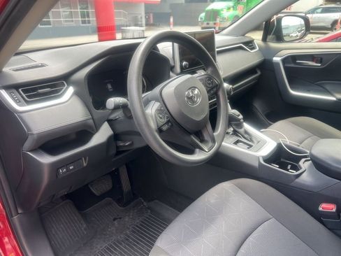 Used 2024 Toyota RAV4 XLE FWD image 7