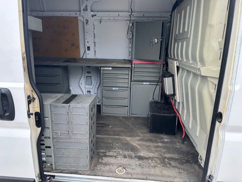 Used 2023 RAM ProMaster 2500 w/ Convenience Group image 12