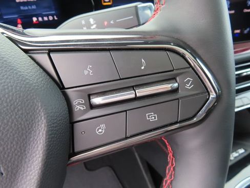 Used 2026 Chevrolet Traverse RS AWD/4WD image 21