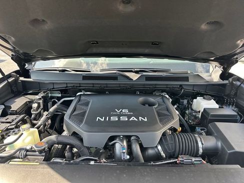 Used 2025 Nissan Armada SV image 28