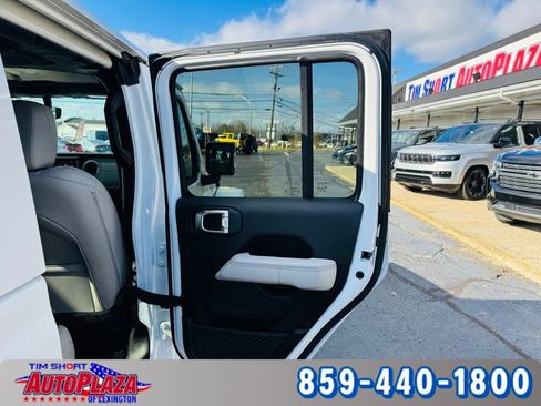 Used 2022 Jeep Gladiator Overland image 62