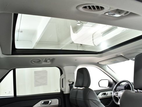 New 2026 Ford Explorer Active w/ Active Comfort Package AWD/4WD image 18