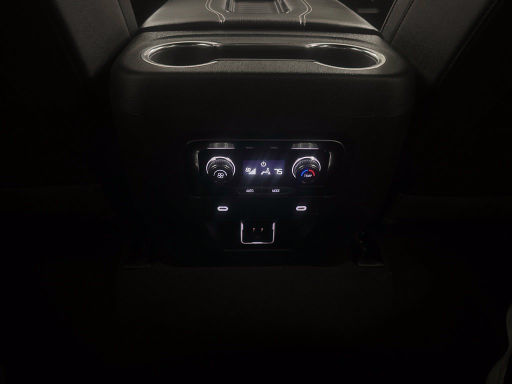 Certified 2024 GMC Yukon XL SLT RWD image 22