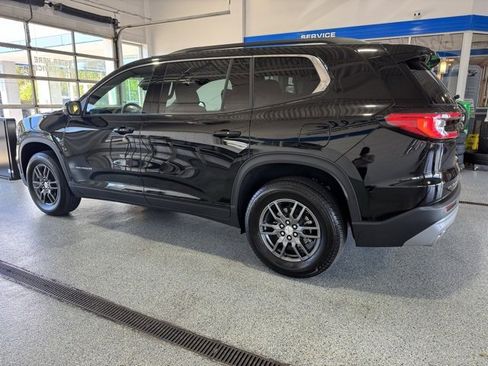 Used 2025 GMC Acadia Elevation image 5