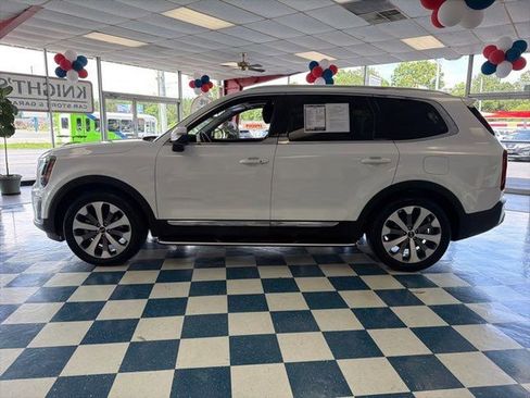 Used 2020 Kia Telluride EX w/ EX Premium Package FWD image 4