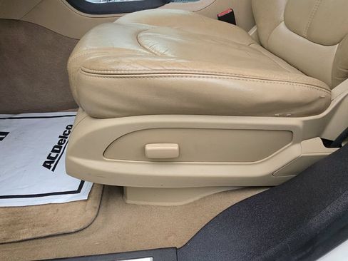 Used 2010 GMC Acadia SLT FWD image 19