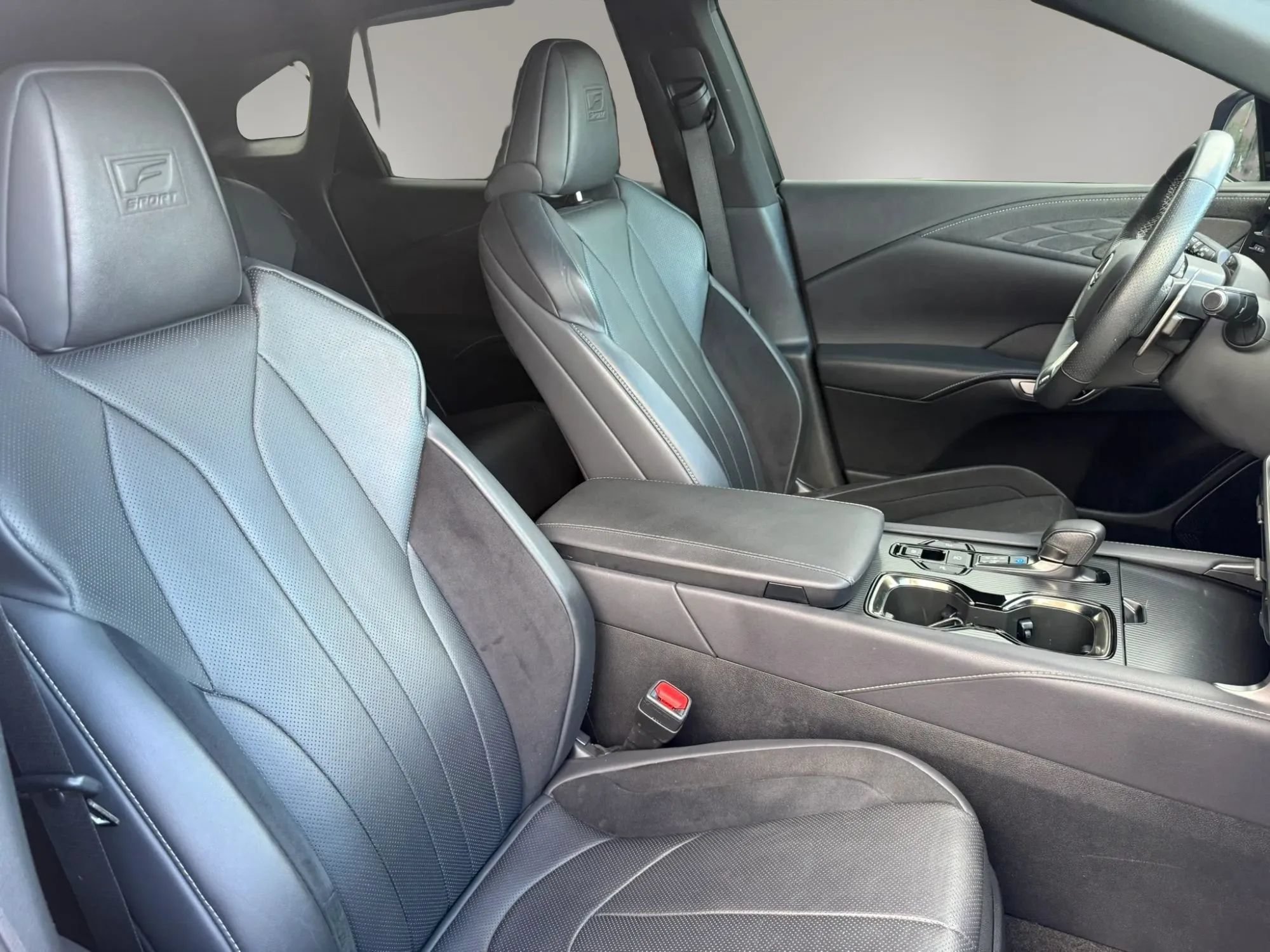 Used 2023 Lexus RX 500h F Sport w/ Cold Area Package AWD/4WD image 29