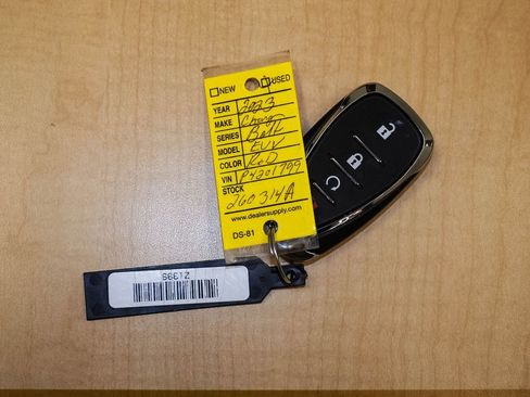 Used 2023 Chevrolet Bolt EUV LT w/ Convenience Package image 36