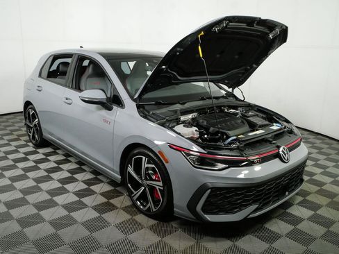 Used 2025 Volkswagen GTI SE FWD image 34