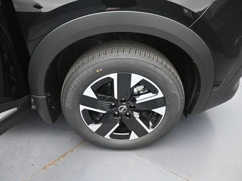 New 2026 Nissan Kicks SV w/ SV Premium Package AWD/4WD image 30