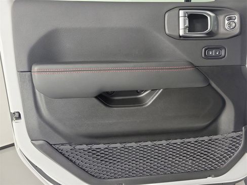 Used 2025 Jeep Gladiator Rubicon image 14