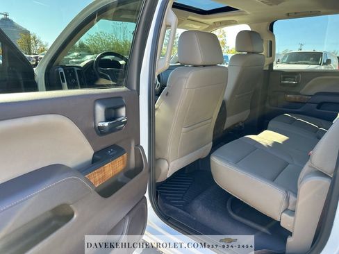 Used 2017 GMC Sierra 1500 SLT AWD/4WD image 18