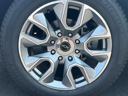 New 2025 Chevrolet Express 2500 Work Van w/ Driver Convenience Package image 23